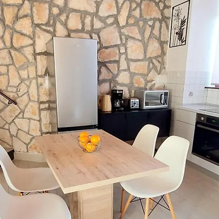 Apartment Kiwi Rabac